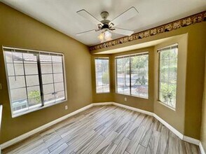 9760 Double Rock Dr in Las Vegas, NV - Building Photo - Building Photo