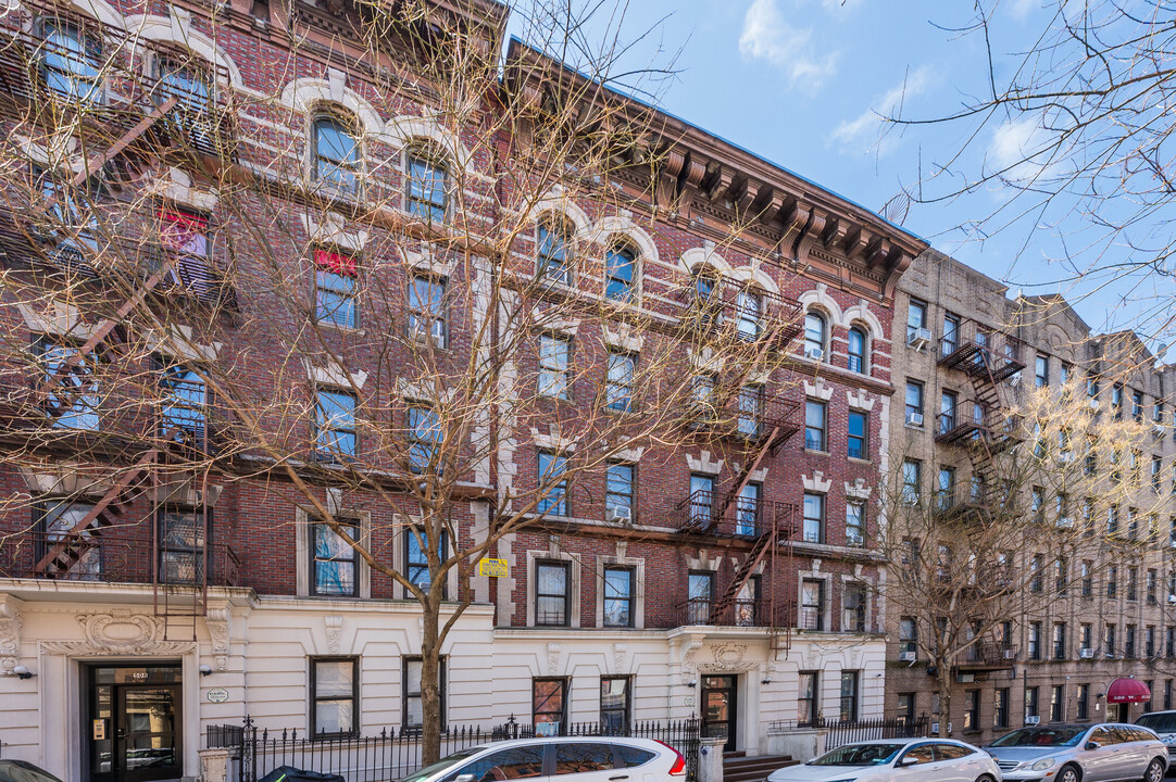 512 W 158th St in New York, NY - Building Photo