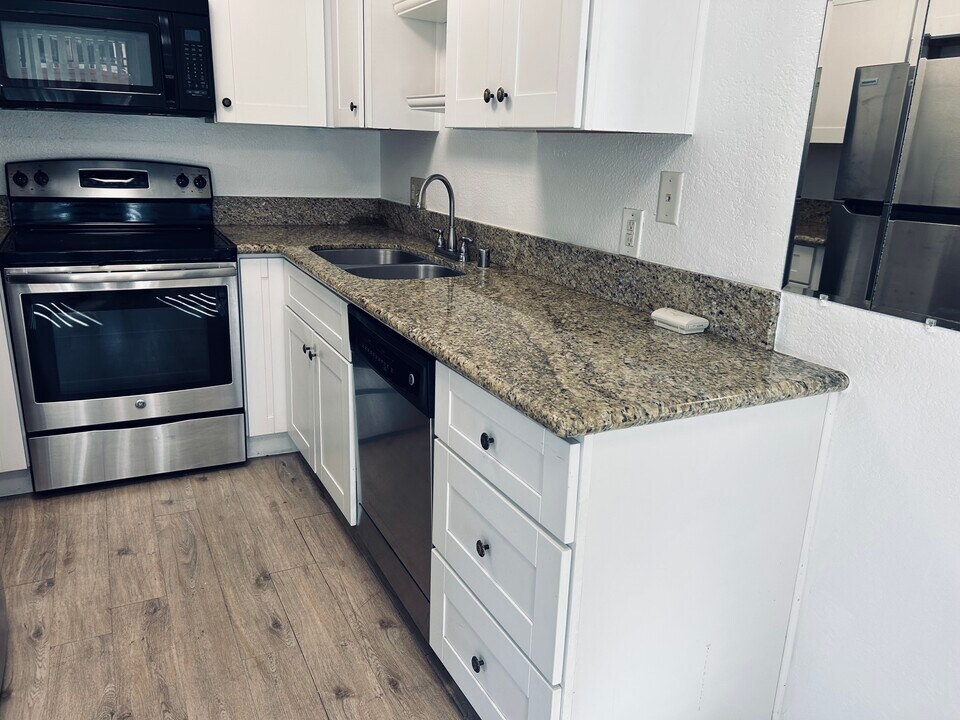 4070 Porte La Paz in San Diego, CA - Foto de edificio