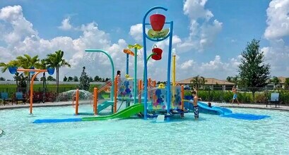 15519 Sunny Day Dr in Bradenton, FL - Building Photo - Building Photo