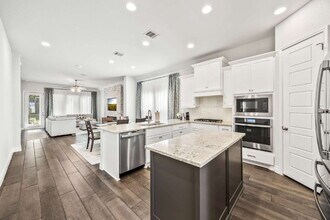 2108 Calate Ridge in San Antonio, TX - Building Photo - Building Photo