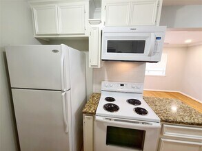 4931 Junius St in Dallas, TX - Foto de edificio - Building Photo