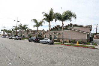 Meta Street Apartments in Oxnard, CA - Building Photo - Building Photo