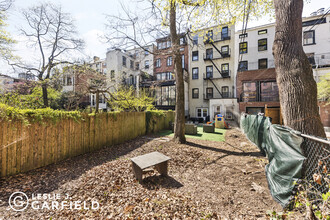 39 Sidney Pl in Brooklyn, NY - Building Photo - Interior Photo