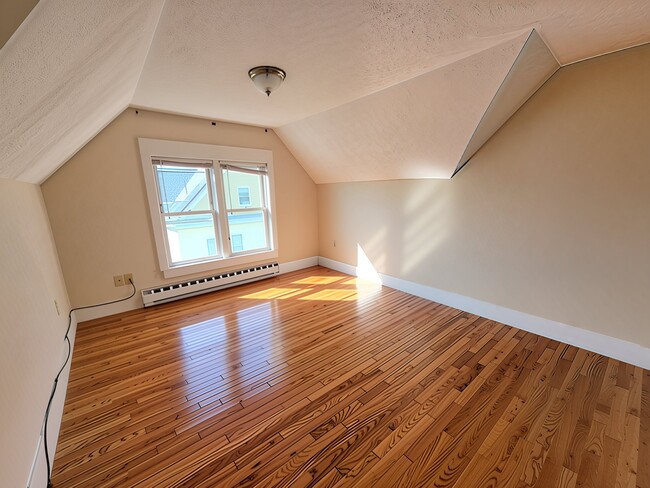 10 Harvard St, Unit 3 in Everett, MA - Building Photo - Building Photo