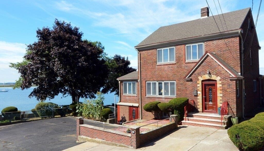 245 Cottage Park Rd in Winthrop, MA - Building Photo
