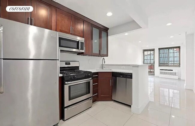 207 W 115th St in New York, NY - Building Photo - Building Photo
