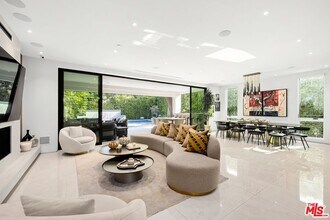 1940 Kelton Ave in Los Angeles, CA - Building Photo - Building Photo