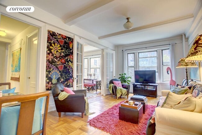 250 W 104th St