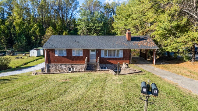 property at 2915 Confederate Ave