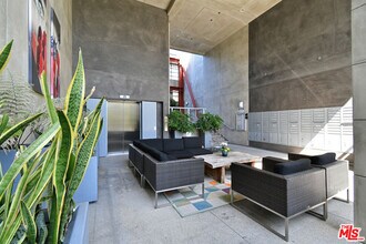 11500 Tennessee Ave in Los Angeles, CA - Building Photo - Building Photo