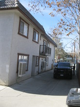 NICE TOWNHOUSE APARTMENTS, 20.70% RETURN ! in Hemet, CA - Building Photo - Other