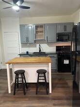 6624 Jackson St in Philadelphia, PA - Foto de edificio - Building Photo