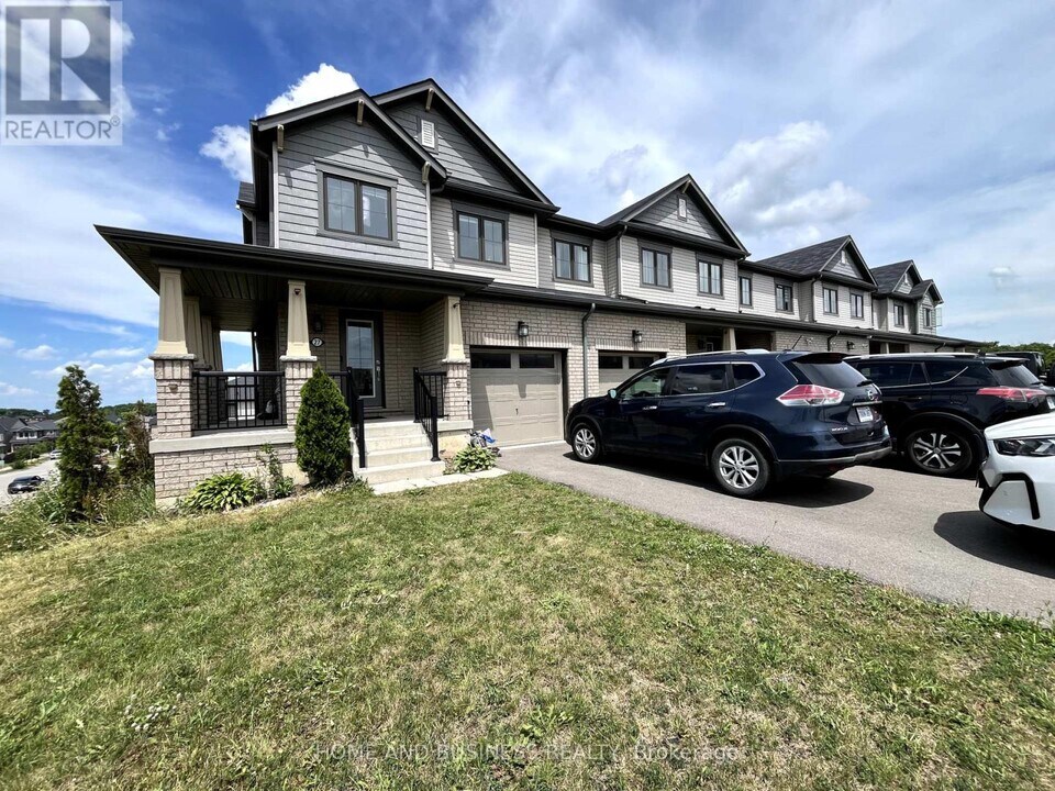 27 Allcroft Ct in Hamilton, ON - Building Photo