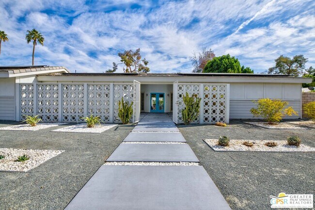 2002 Bobolink Ln in Palm Springs, CA - Building Photo - Building Photo
