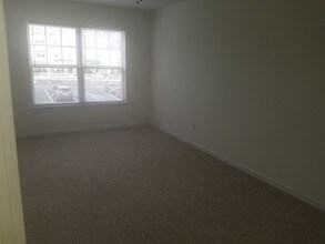 330 Gilman Ln-Unit -100 in Raleigh, NC - Building Photo - Building Photo