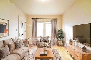 715 NE 20th Ave in Portland, OR - Building Photo