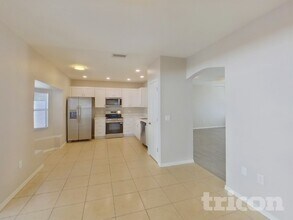 11008 Newbridge Dr in Riverview, FL - Building Photo - Building Photo