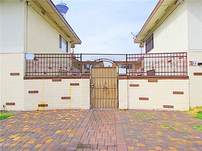 property at 1908 Rexford Dr