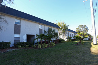 Azure East in Tampa, FL - Building Photo - Building Photo