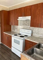 230 W Lee Ave in Kingsville, TX - Building Photo