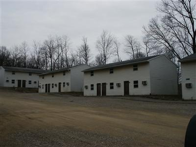 414-426 Jacqueline Dr in Byesville, OH - Building Photo