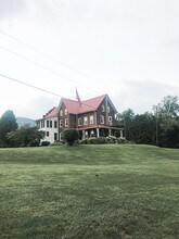 540 Stewart Rd, Unit Apt 2 in Williamsport, PA - Foto de edificio - Building Photo