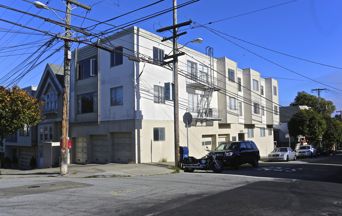 501 Douglass St in San Francisco, CA - Building Photo