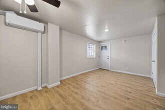 42 S 19th St in Philadelphia, PA - Building Photo - Building Photo