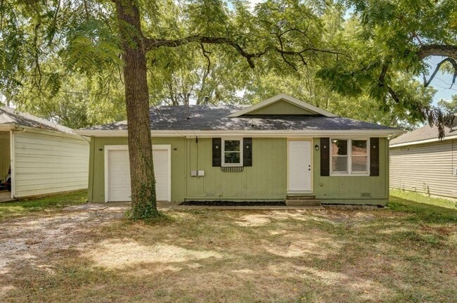 property at 2956 W Lynn St
