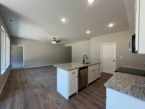 722 Swiss Rd in Marshfield, MO - Building Photo - Building Photo