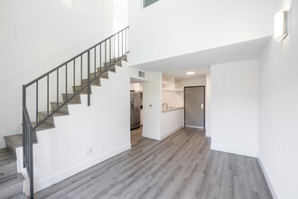 Fair Park Apartments in Los Angeles, CA - Building Photo - Interior Photo