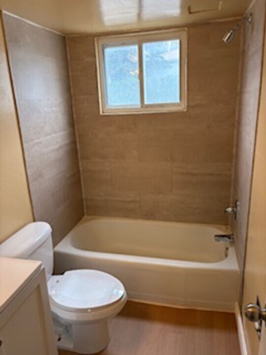 225 Miriam Dr in Waterloo, IA - Building Photo