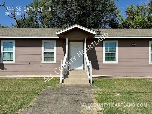property at 944 SE 14th St