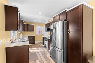 2353 Hulett Rd in Okemos, MI - Foto de edificio - Building Photo