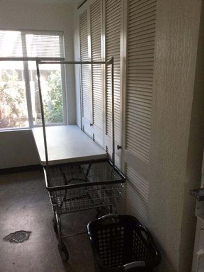 4888 Clayton Rd in Concord, CA - Building Photo - Building Photo