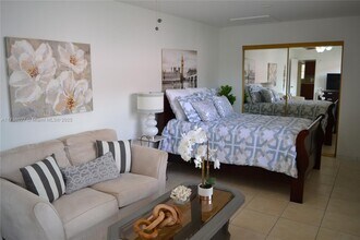 3221 SW 93rd Pl in Miami, FL - Building Photo - Building Photo