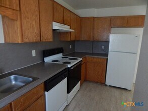 1202 Industrial Blvd in Killeen, TX - Foto de edificio - Building Photo