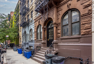 241 W 15th St in New York, NY - Building Photo - Building Photo