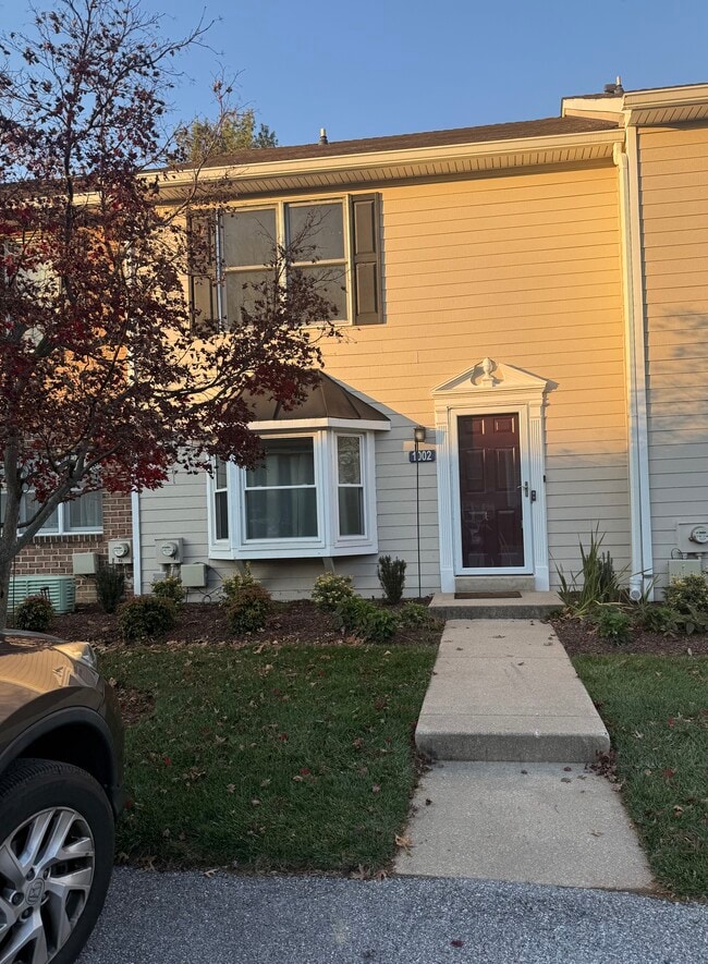 property at 1002 N Glen Dr