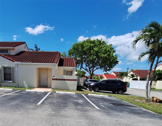 3214 San Remo Cir in Homestead, FL - Building Photo - Building Photo