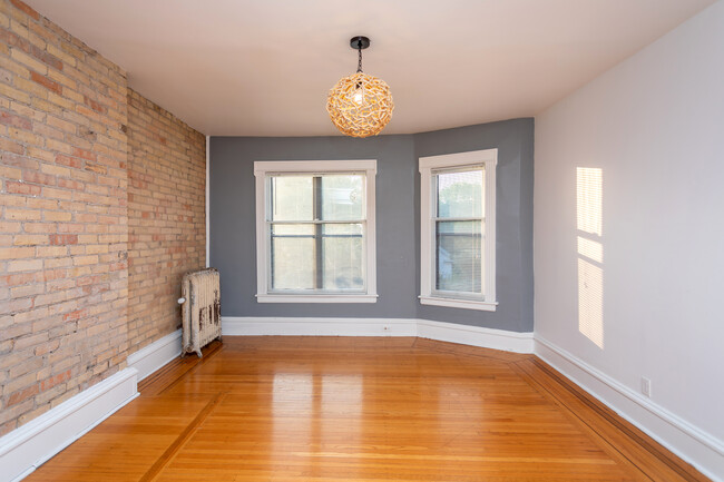 Dover Apartments in Minneapolis, MN - Building Photo - Interior Photo