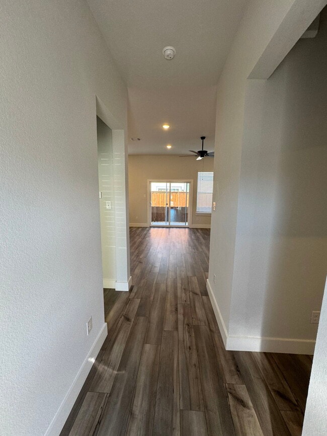 700 N William E Crawford Ave in Rockwall, TX - Foto de edificio - Building Photo