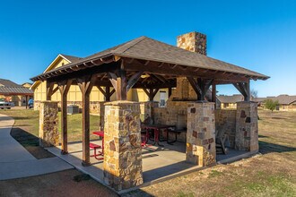 SilverLeaf Apartments at Gun Barrel City in Gun Barrel City, TX - Foto de edificio - Building Photo