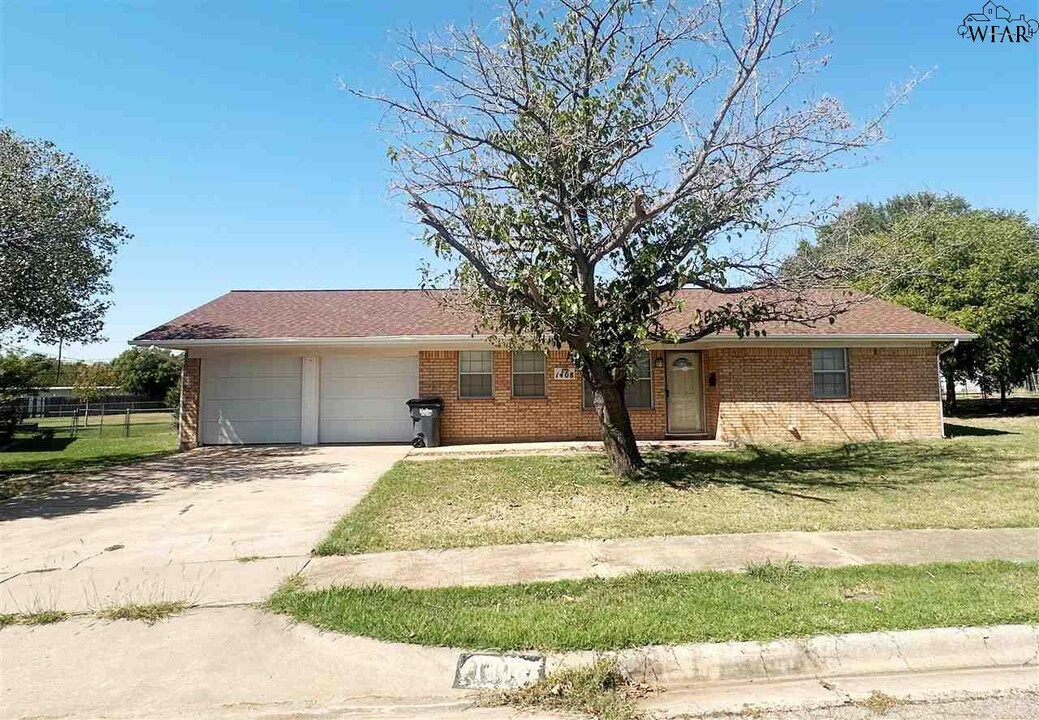 1408 Larchmont Pl in Wichita Falls, TX - Building Photo