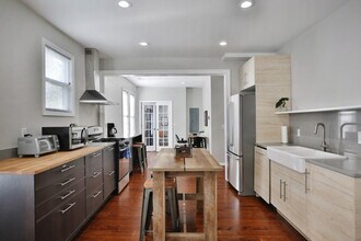 137 E Tompkins St in Columbus, OH - Building Photo - Building Photo