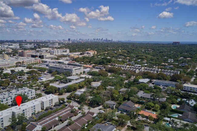 5838 SW 74th Ter in South Miami, FL - Building Photo - Building Photo