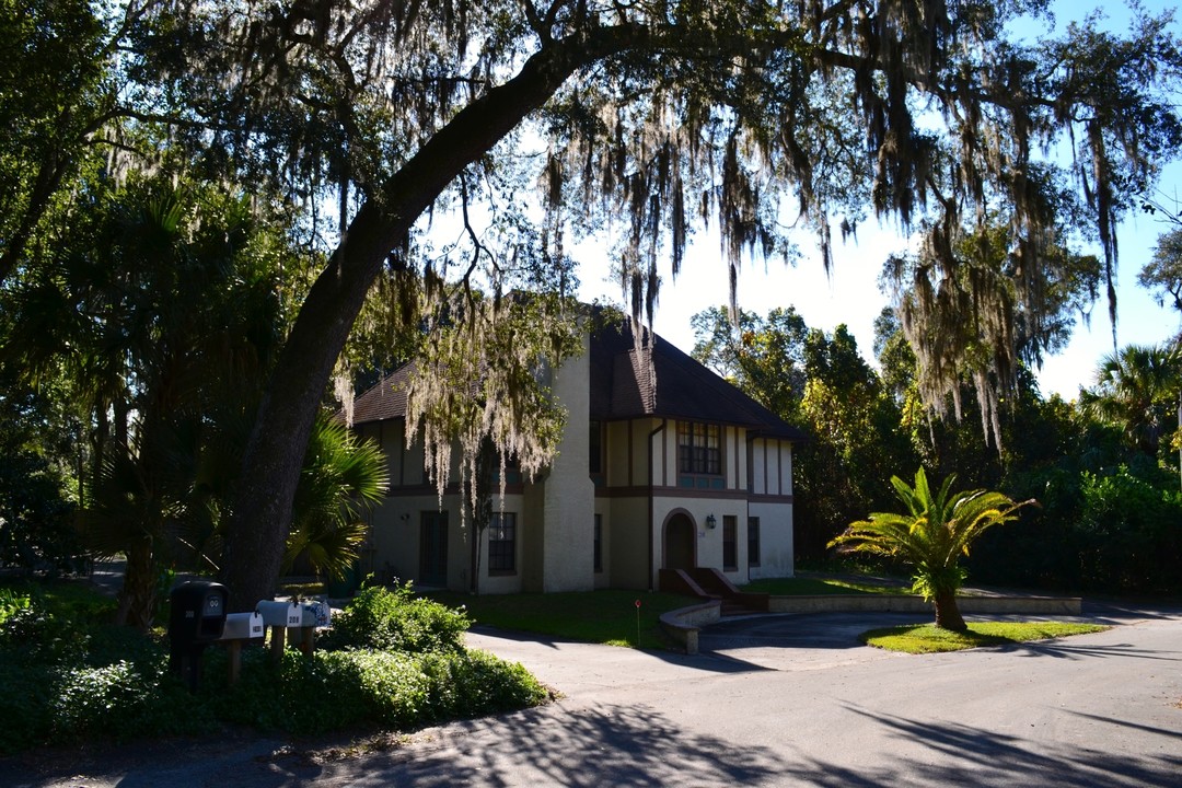 208 W Florence Ave in DeLand, FL - Building Photo