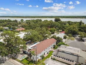 8423 Seminole Blvd in Seminole, FL - Foto de edificio - Building Photo