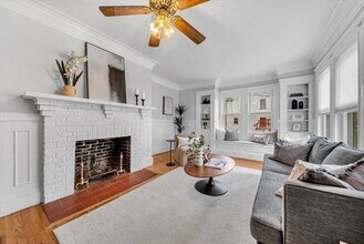 628 Boylston St in Newton, MA - Foto de edificio - Building Photo